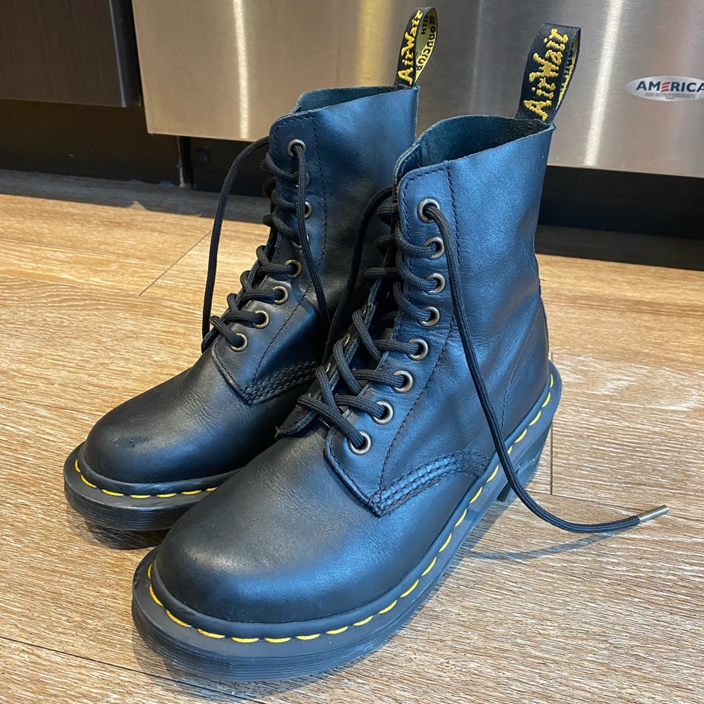 Women’s Dr Martens 1460 Leather Boots Size 5